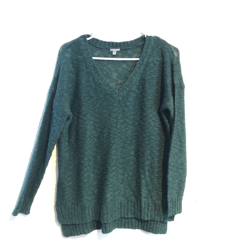 Charolette Russe,v neck, light & airy, slightly see through,hunter green, size M